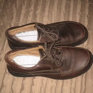 Brown leather shoes in excellent condition